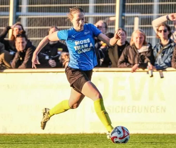 Ex-Arminin Sophia Rieken kehrt mit Blau-Weiß Aasee nach Schierloh zurück. Am Sonntag spielt sie in der Westfalenliga gegen Arminia Ibbenbüren.