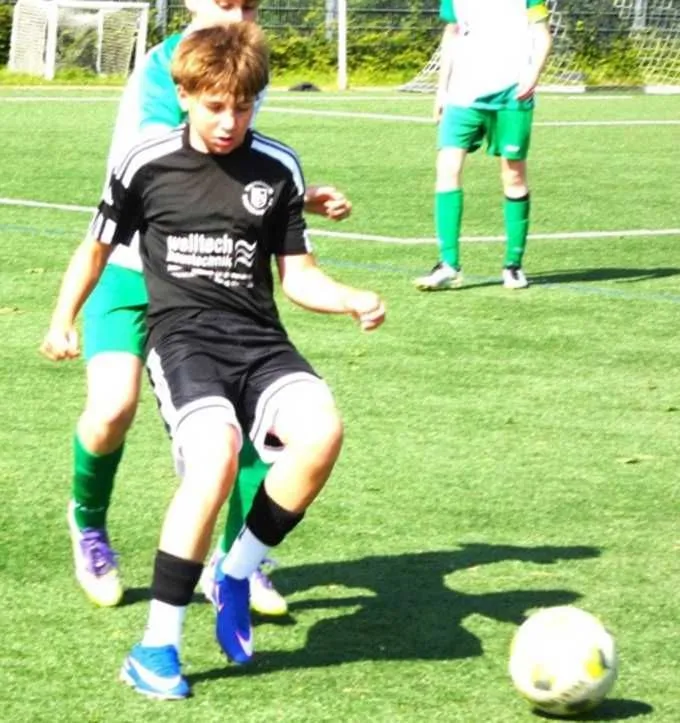 Devin Punkt und die ISV-C-Junioren schafften den Sprung ins Finale mit einem umkämpften 3:2-Sieg bei Cheruskia Laggenbeck.
