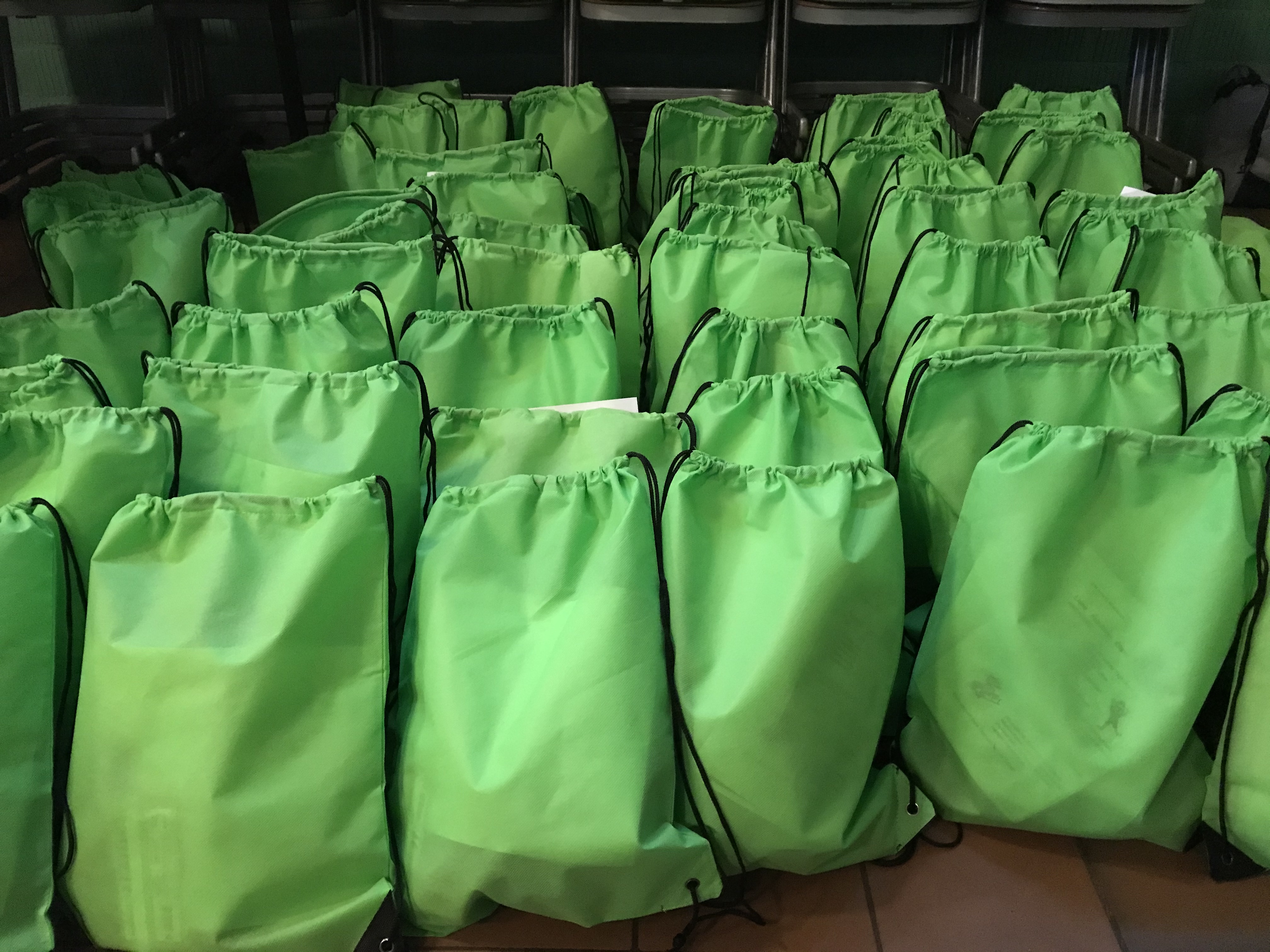 DJK Arminia verteilte Weihnachtstüten